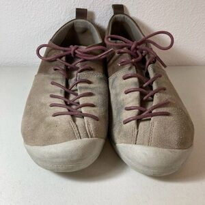 Keen Women's Athletic Shoes in Brown and Maroon Size 9